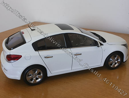 Miniatura Carro Chevrolet Cruze Sedan Branco 1:18 Paudi